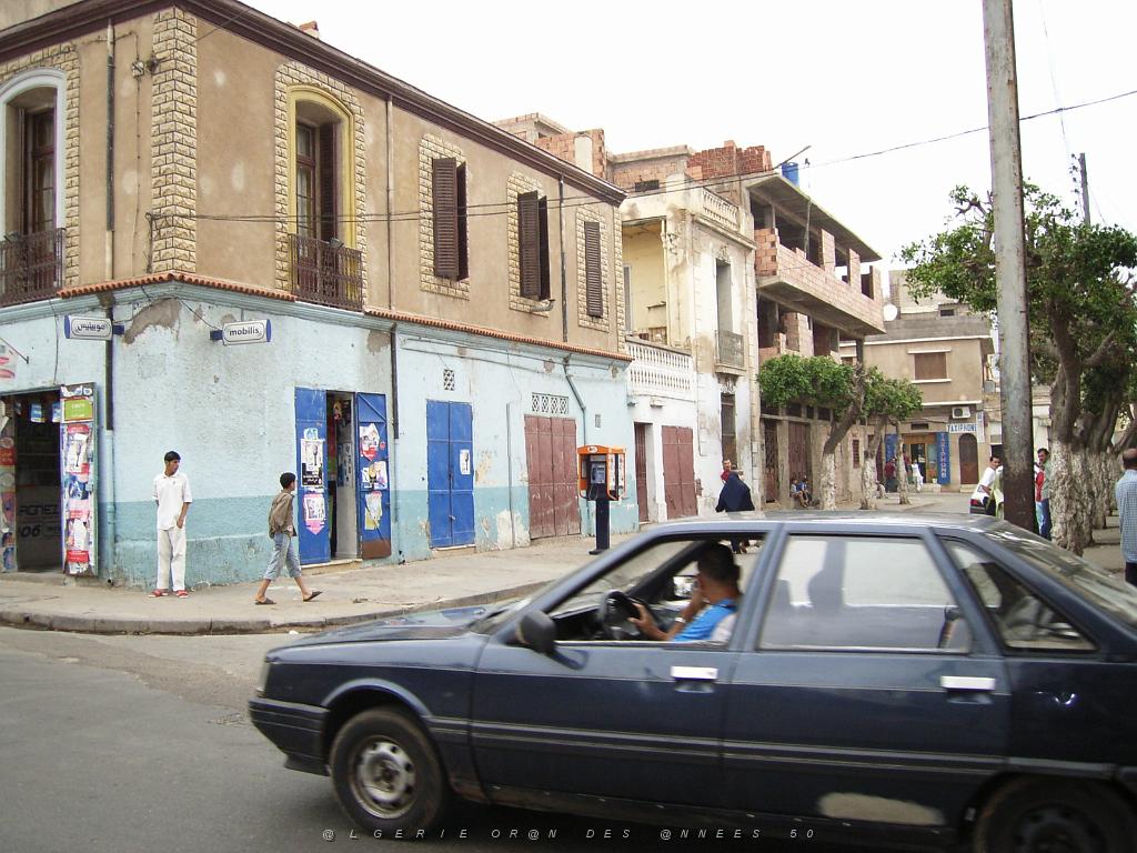030-ORAN-Juin06-Av. d'Oujda - rue du 75.jpg - Unicode